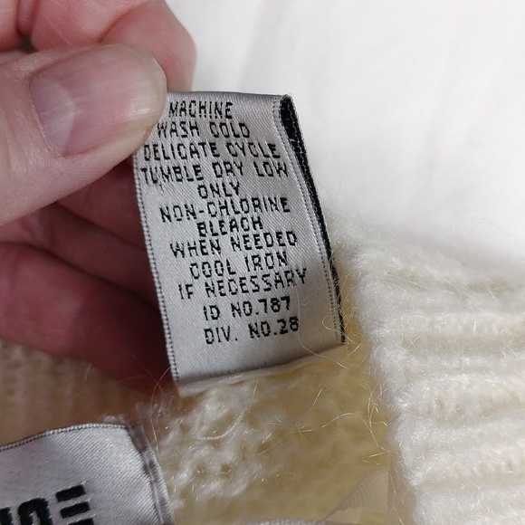 Gitano women's large sized v-neck sweater - Picture 4 of 12